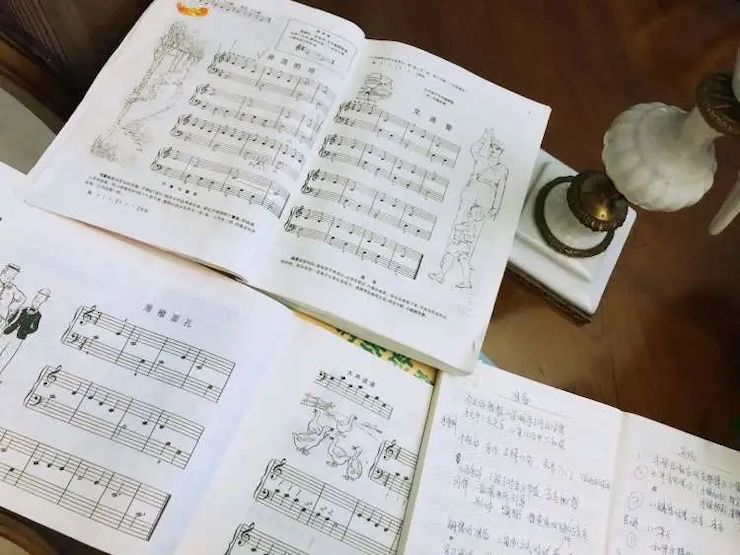 宋思衡的“宅抗疫” | 挑战主播、筹集口罩、闭关作曲，这位取消了20场演出的钢琴家原来这么忙！