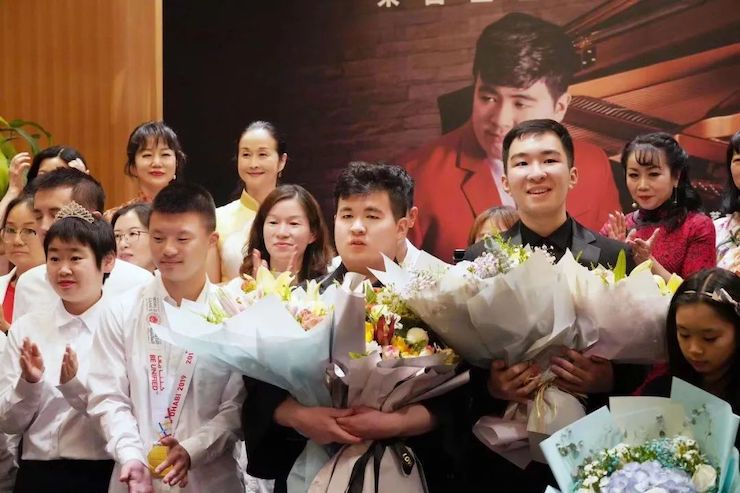 音乐双子星，点亮冬日激情！——利记sbobet未来艺术家刘明康爱心公益音乐沙龙
